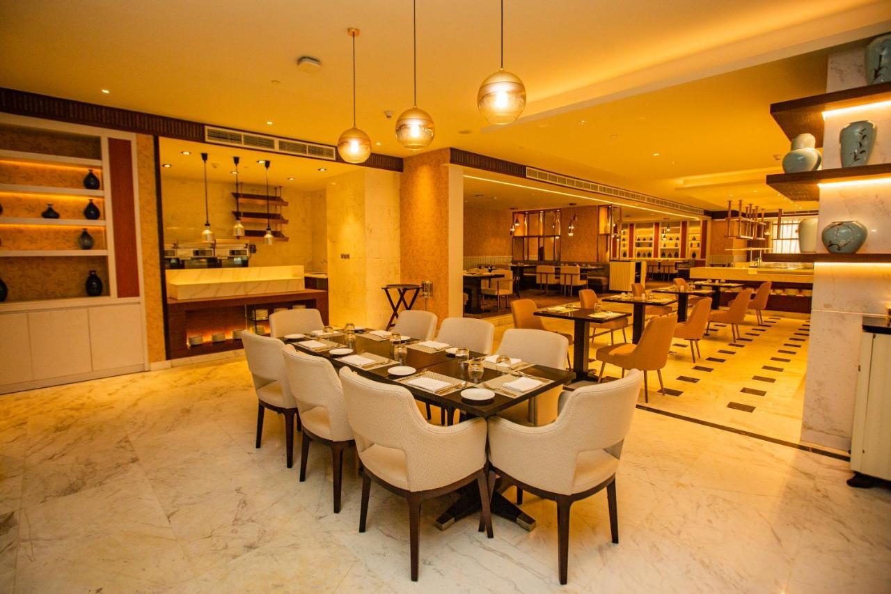 Johari Rotana Hotel Dar es Salaam Buitenkant foto