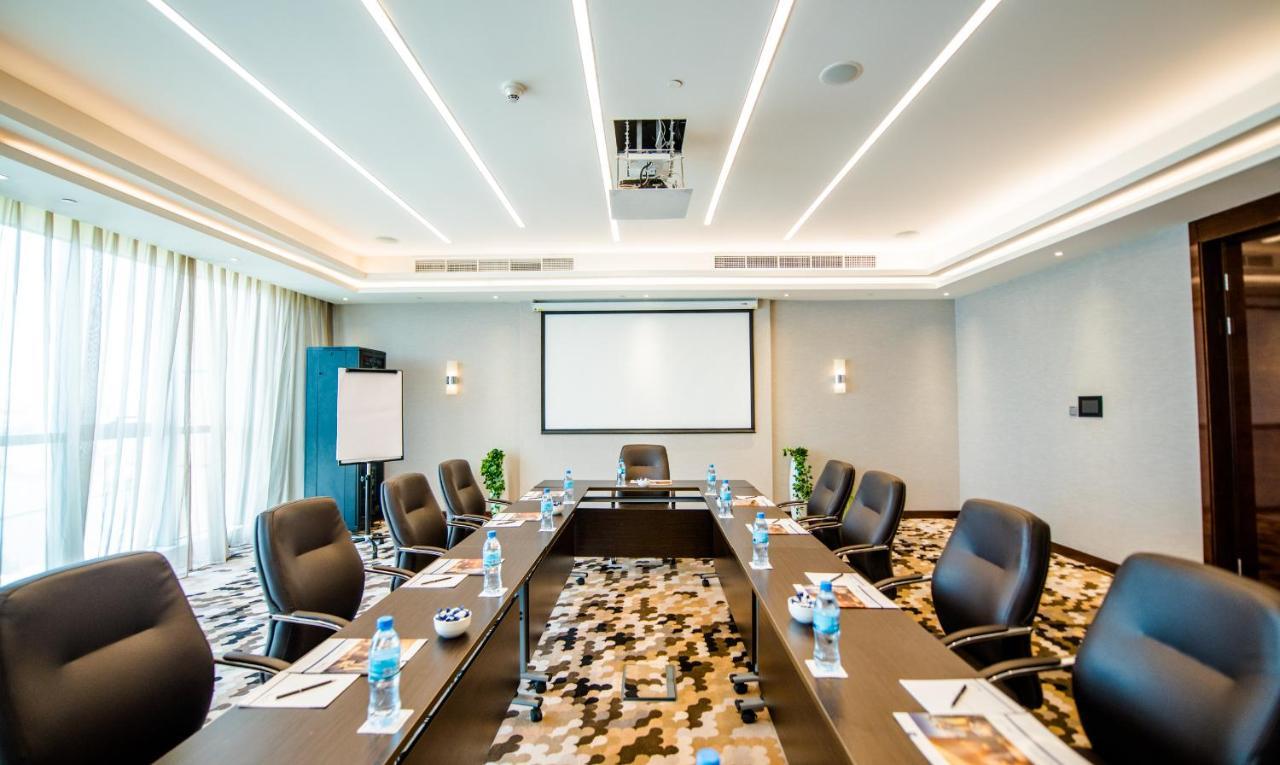 Johari Rotana Hotel Dar es Salaam Buitenkant foto